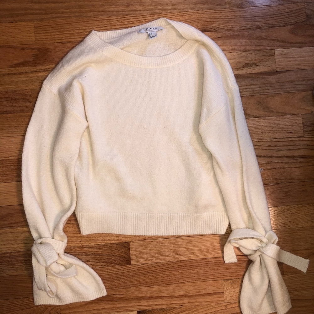 F21 Contemporary Tie Sleeve Long sleeve